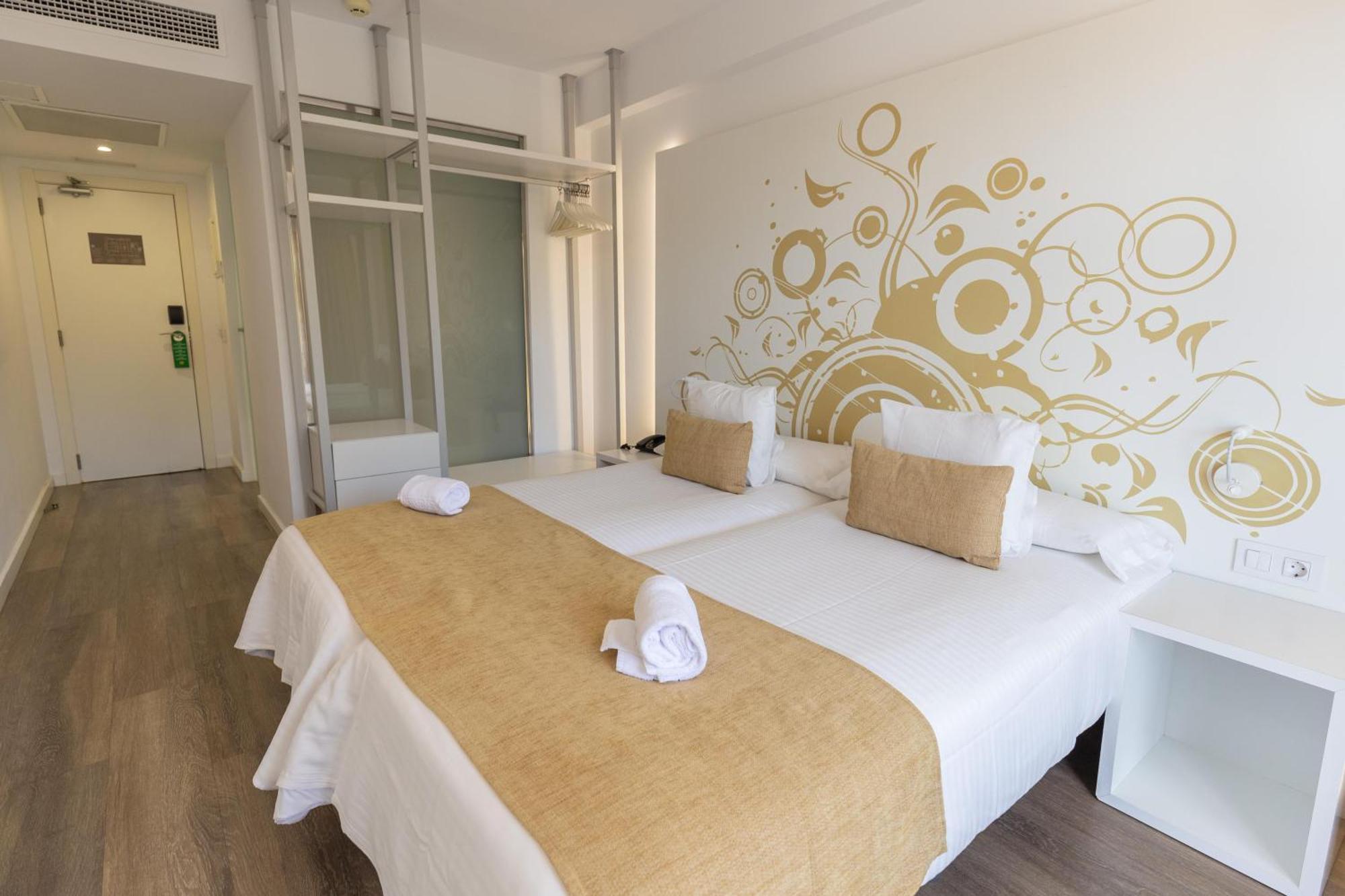 R2 Bahia Cala Ratjada - Adults Only Hotel Bagian luar foto