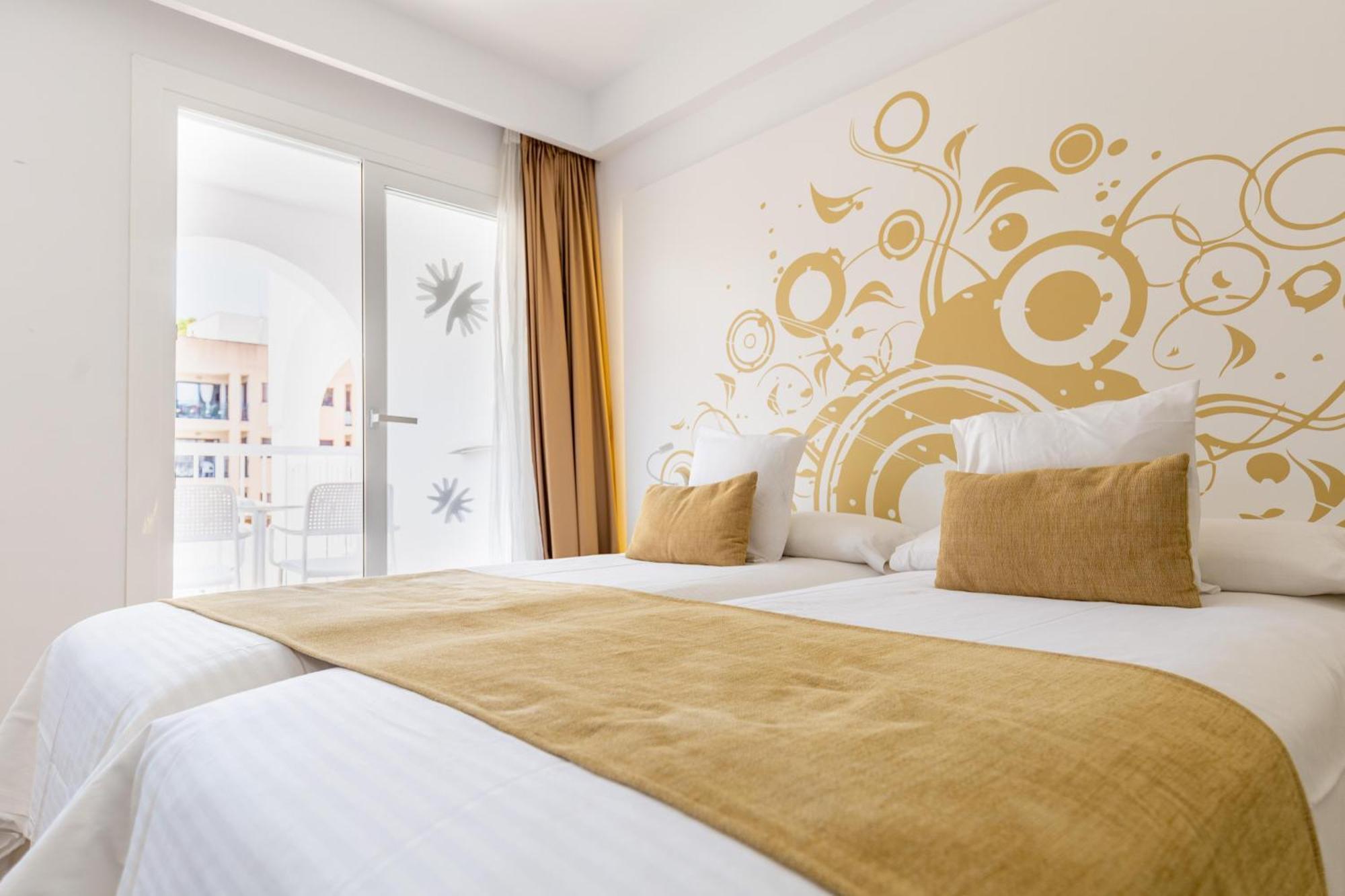 R2 Bahia Cala Ratjada - Adults Only Hotel Bagian luar foto